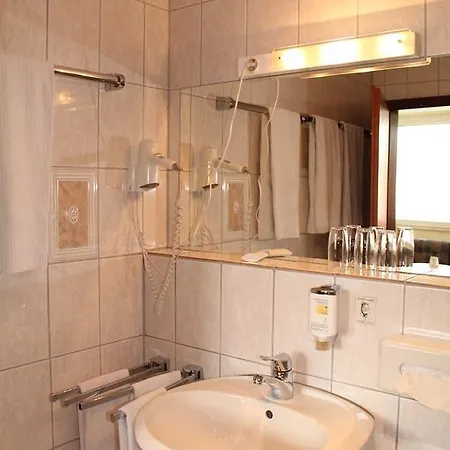 Anhalt 3*